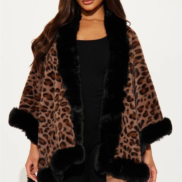 Fashion Nova Leopard Print Sweater with Black Trim - Picture 2 of 3